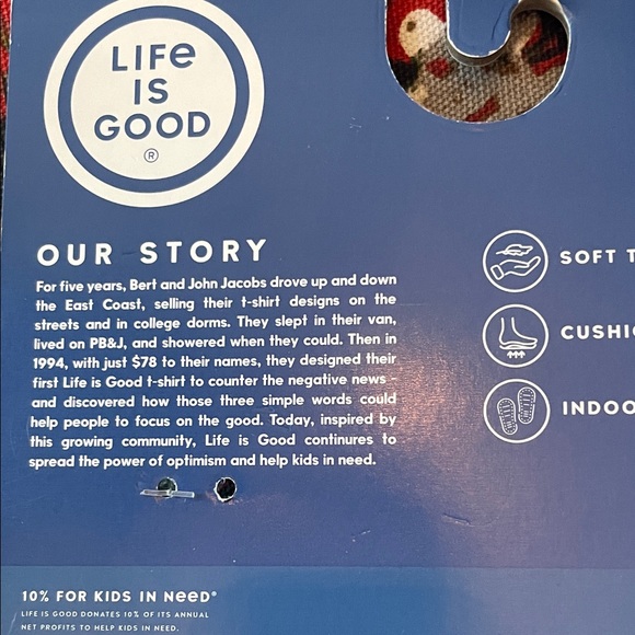 Life Is Good Gray Slippers with Scenic Heart Design Size 7-8 - Picture 6 of 10